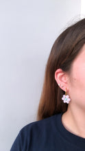 Cargar imagen en el visor de la galería, Flower Plus Earrings
